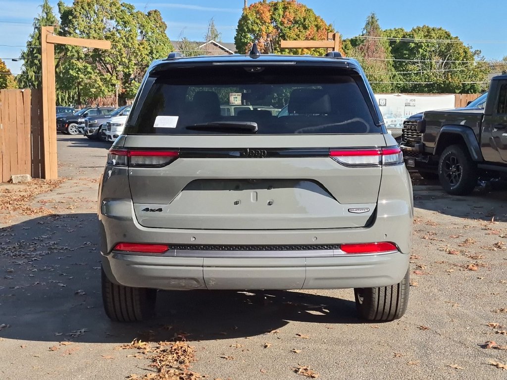 New 2027 Jeep Grand Cherokee Summit AWD/4WD image 6