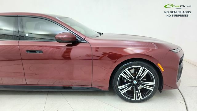 Used 2023 BMW 740i image 7