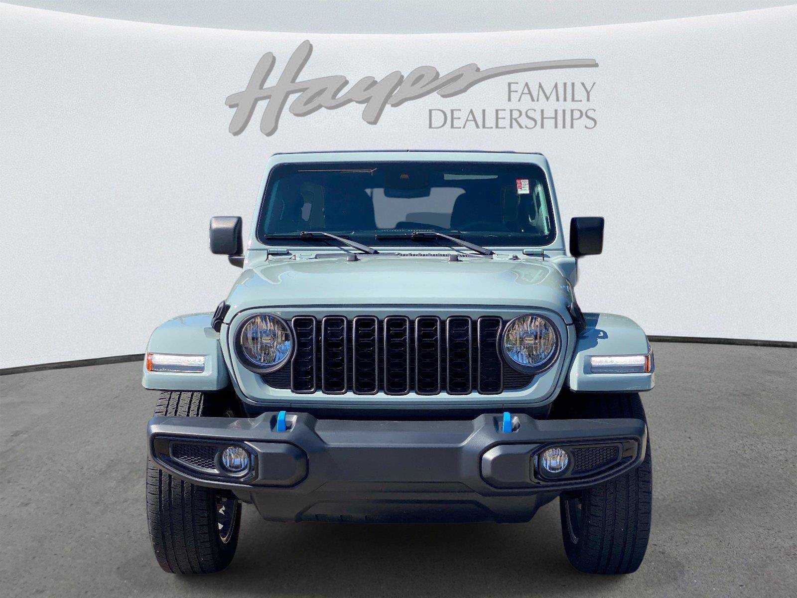 Used 2024 Jeep Wrangler Unlimited w/ Convenience Group AWD/4WD image 10