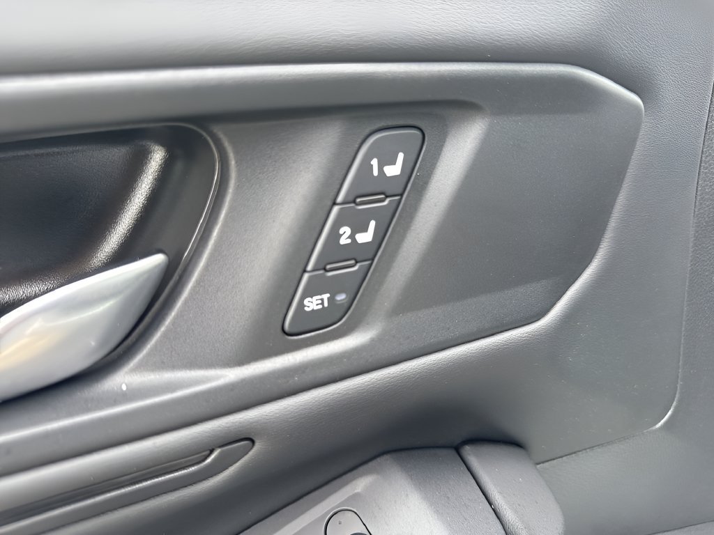 Used 2025 Honda Accord EX-L image 11