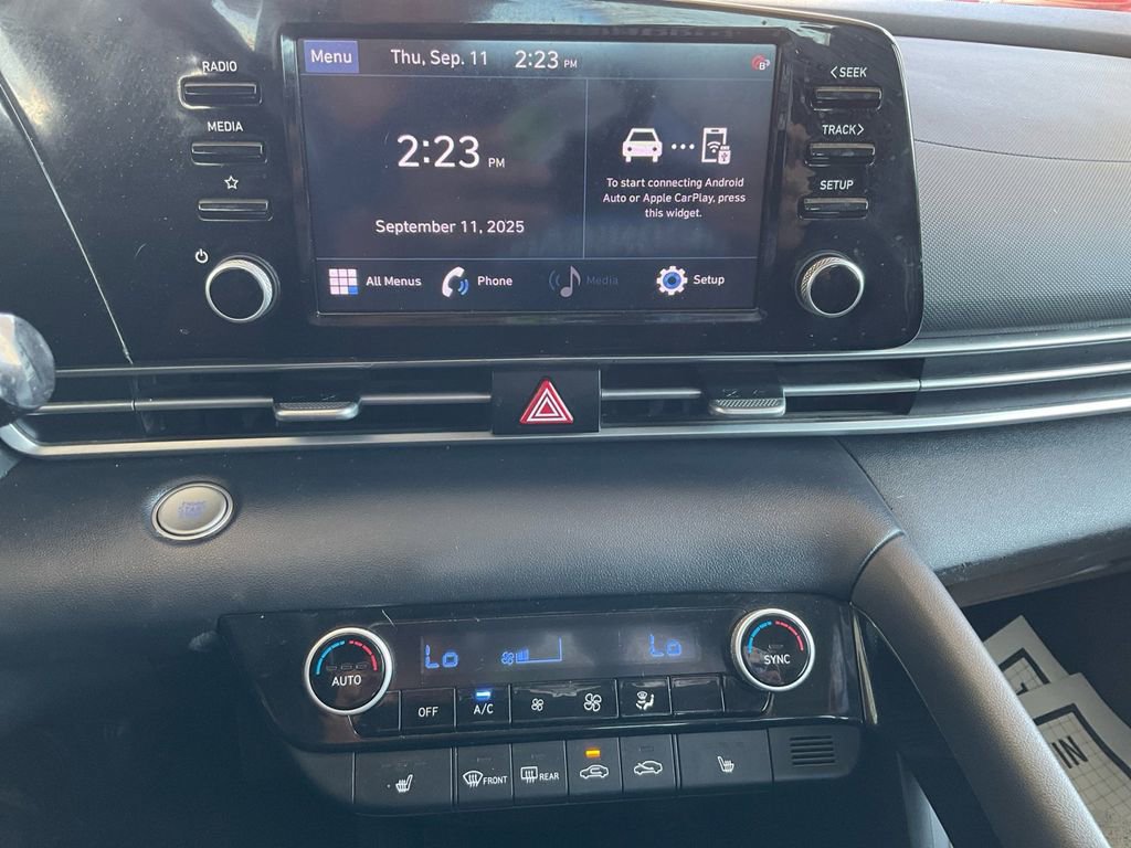 Used 2022 Hyundai Elantra SEL w/ Convenience + Premium Package image 21