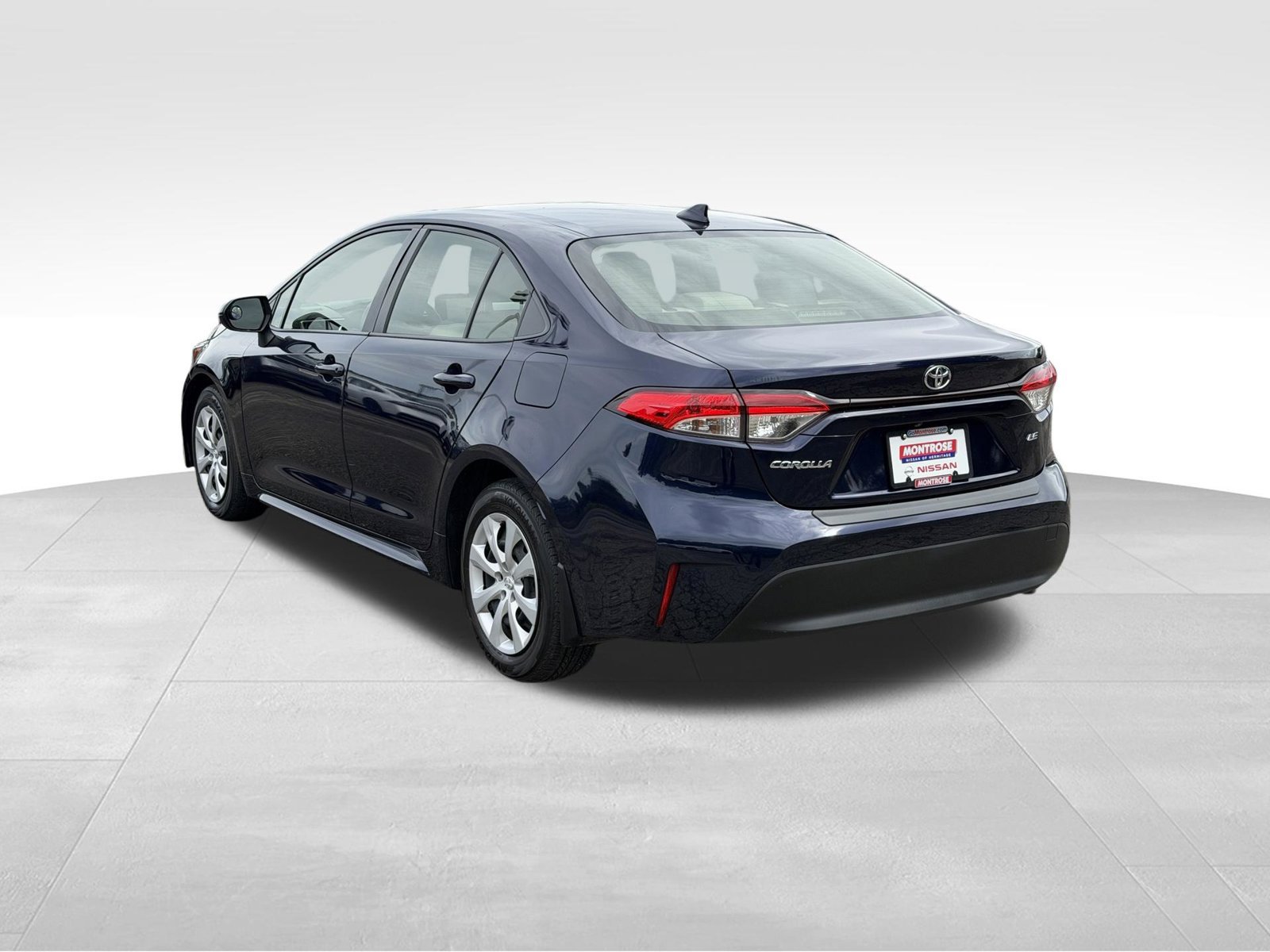 Used 2024 Toyota Corolla LE FWD image 5