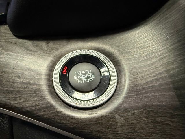 Used 2022 Jeep Grand Cherokee L Limited image 15