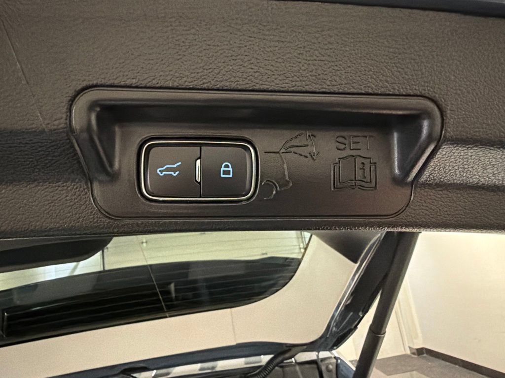 Certified 2025 Ford Explorer Active w/ Active Comfort Package AWD/4WD image 36