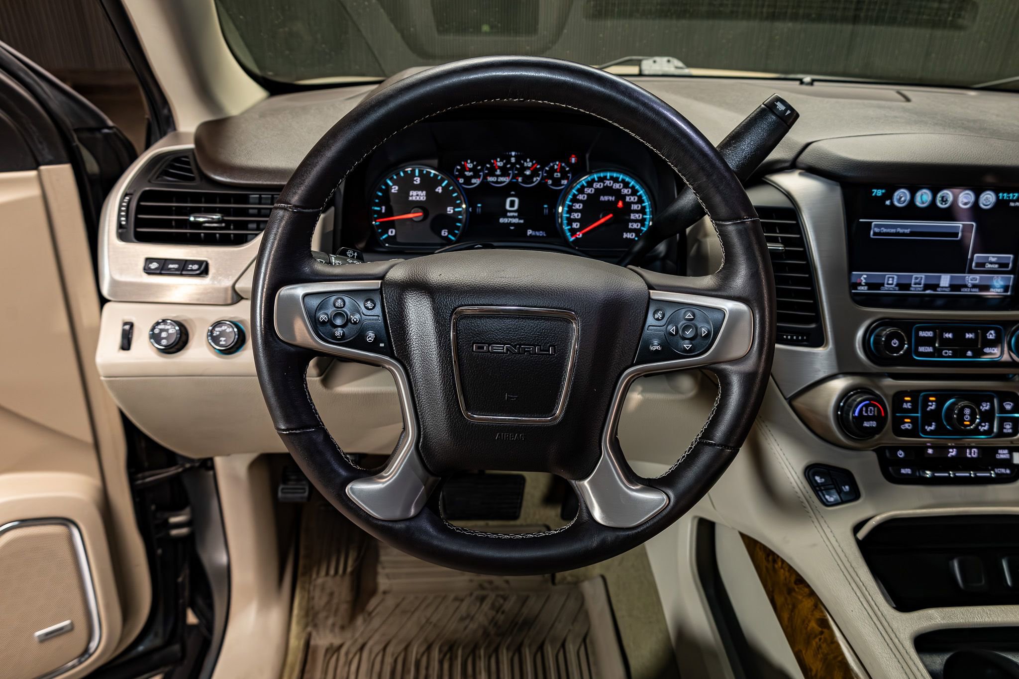 Used 2017 GMC Yukon Denali w/ Open Road Package AWD/4WD image 15