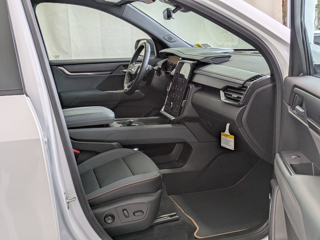 New 2026 GMC Acadia AT4 w/ LPO, Floor Liner Package AWD/4WD image 13