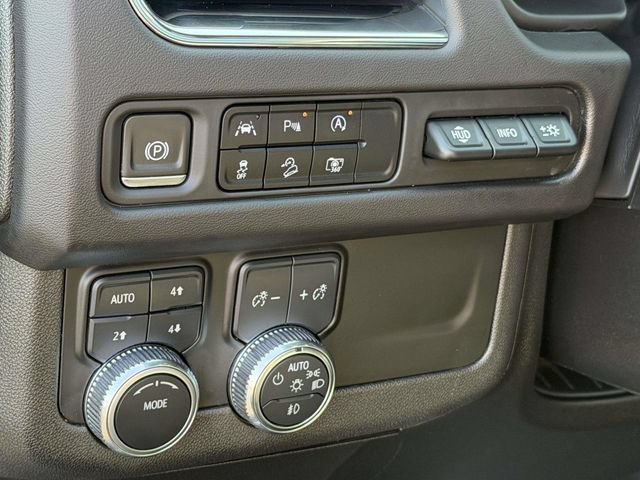 Used 2023 GMC Yukon XL AT4 w/ Technology Package AWD/4WD image 20