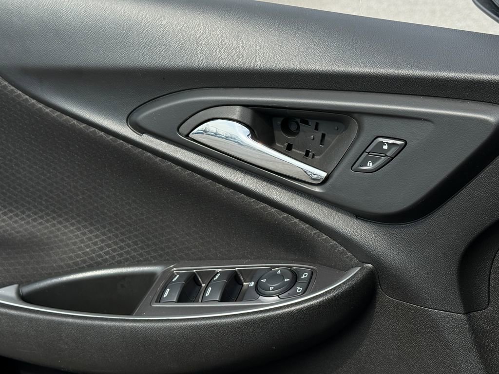 Used 2023 Chevrolet Malibu LT image 35