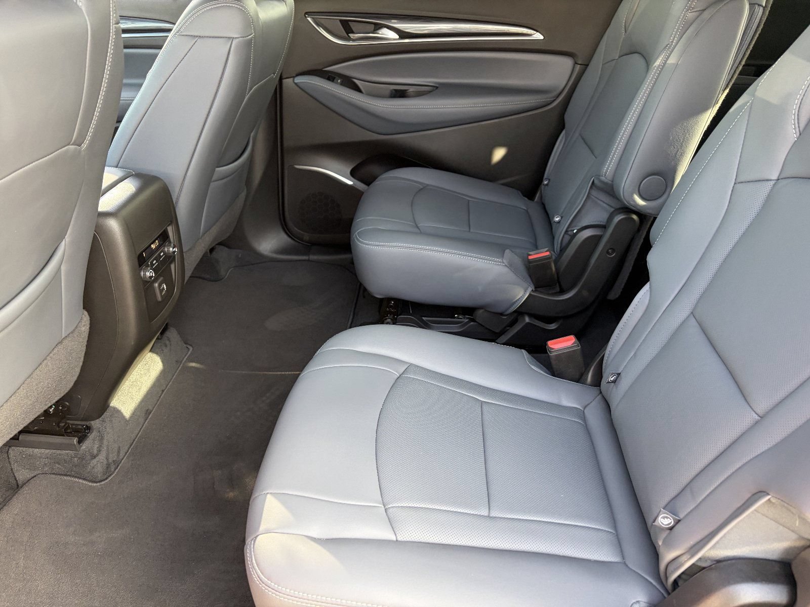 Certified 2023 Buick Enclave Essence w/ Experience Buick Package FWD image 18