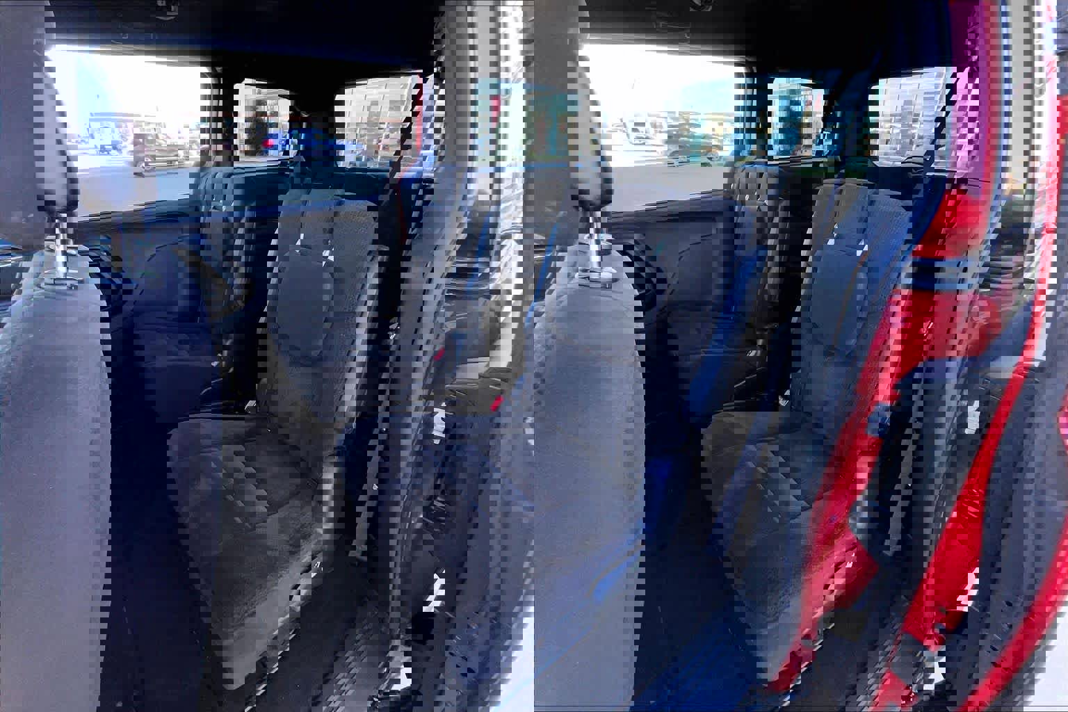 Used 2016 Dodge Grand Caravan SE image 17