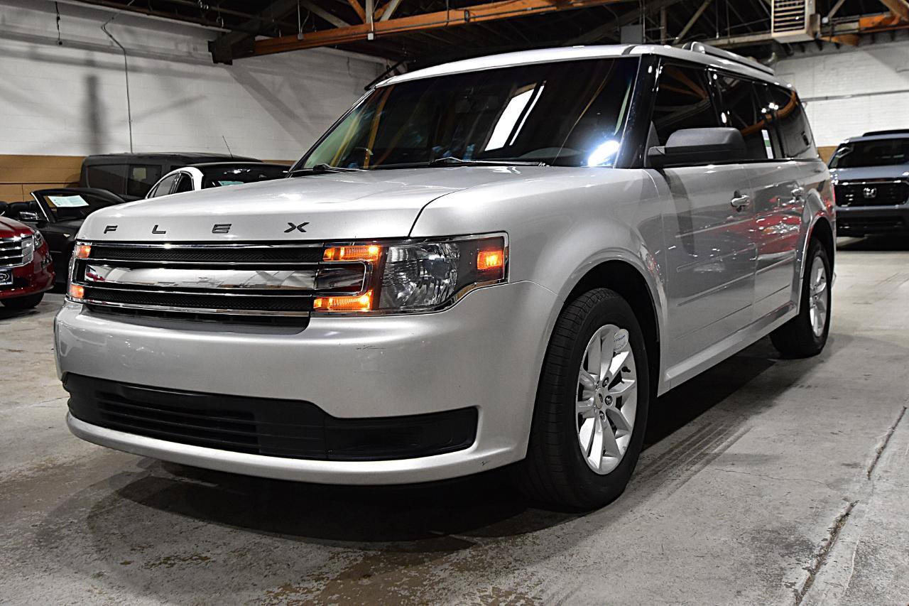 Used 2018 Ford Flex SE FWD image 3