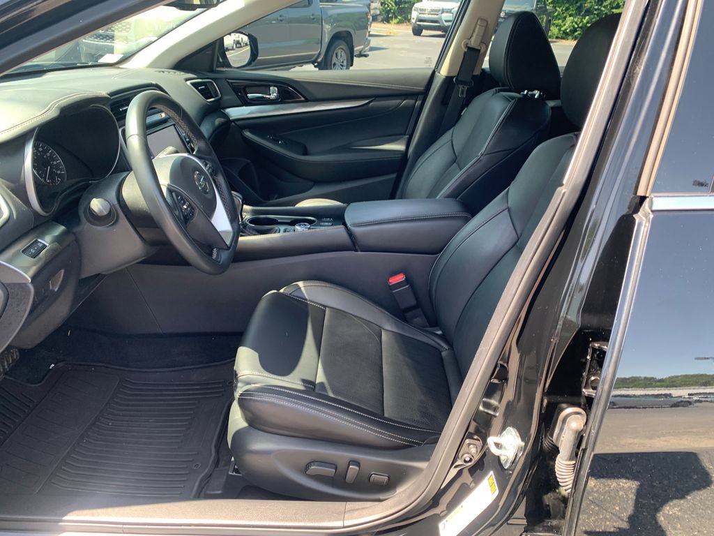 Used 2022 Nissan Maxima SV w/ Floor Mat Group FWD image 4