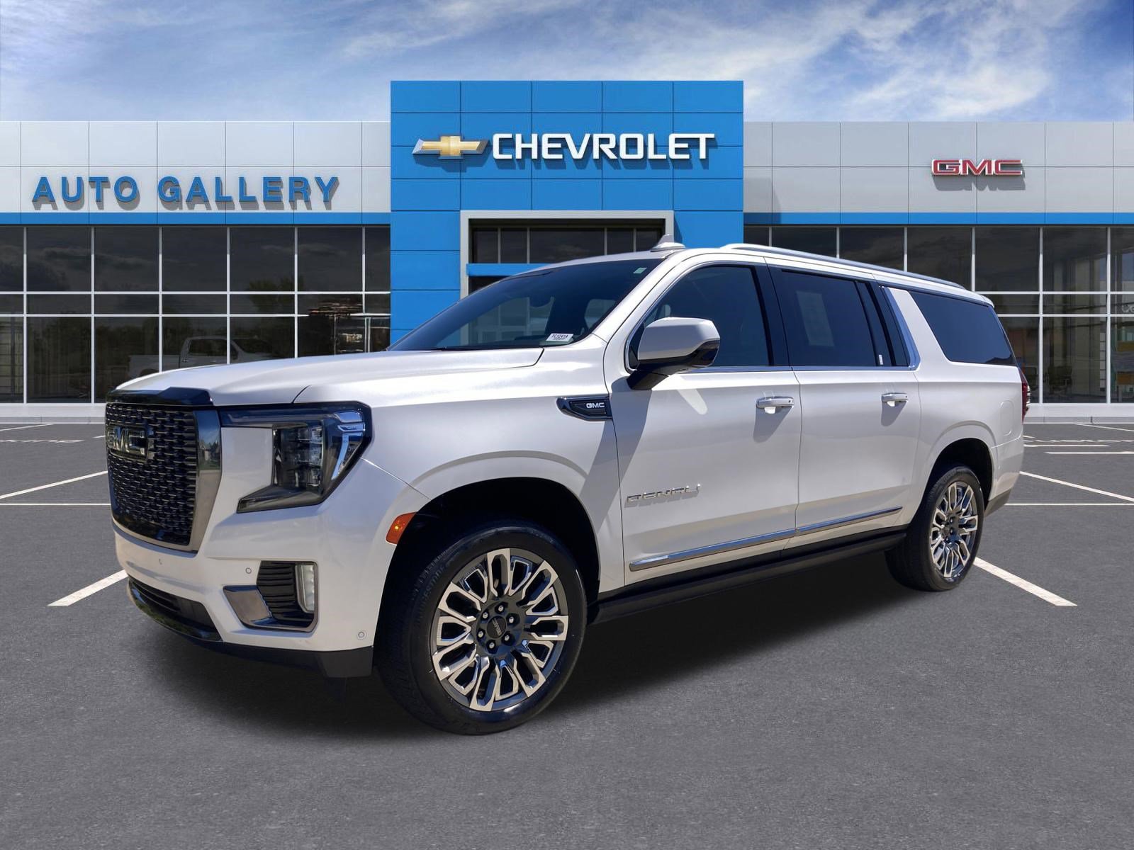 Certified 2024 GMC Yukon XL Denali Ultimate AWD/4WD image 1