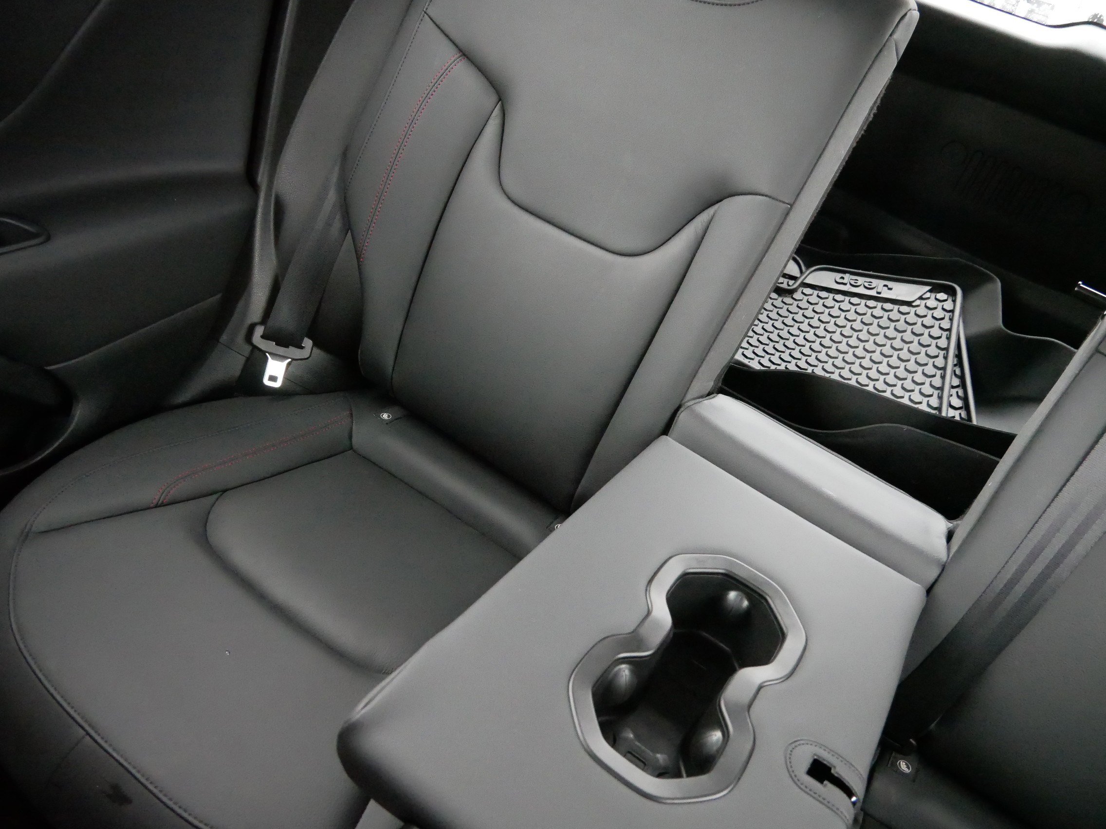 Used 2018 Jeep Renegade Trailhawk image 12