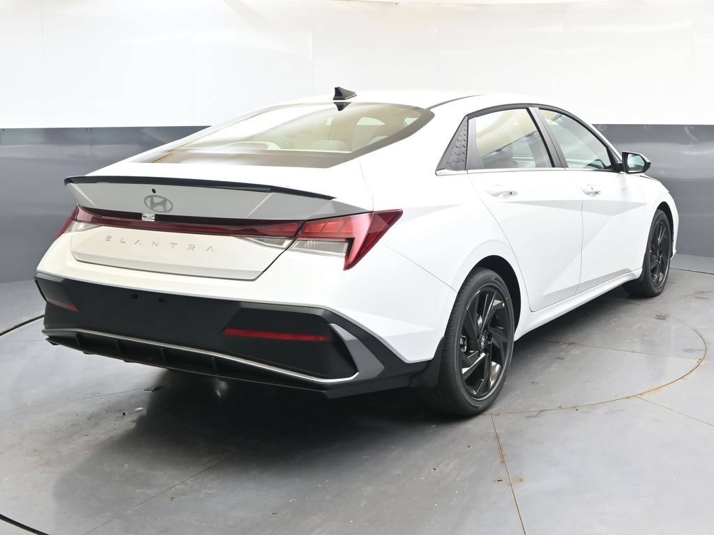 New 2026 Hyundai Elantra SEL Sport Premium FWD image 5