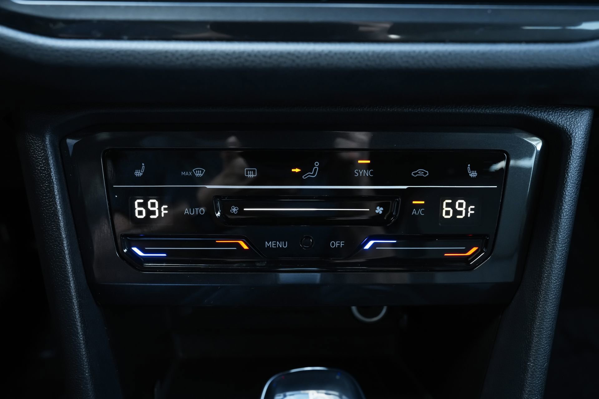 Used 2022 Volkswagen Tiguan SE R-Line image 15