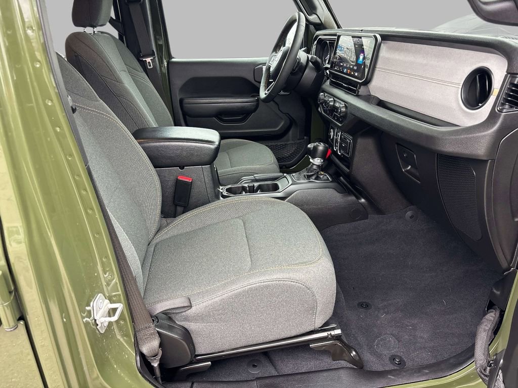 Used 2024 Jeep Wrangler Unlimited w/ Convenience Group AWD/4WD image 13