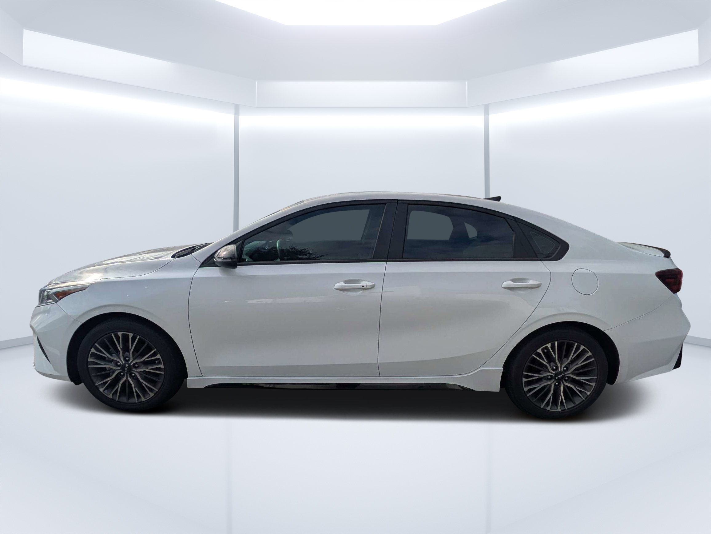 Used 2023 Kia Forte GT-Line w/ GT-Line Premium Package FWD image 6