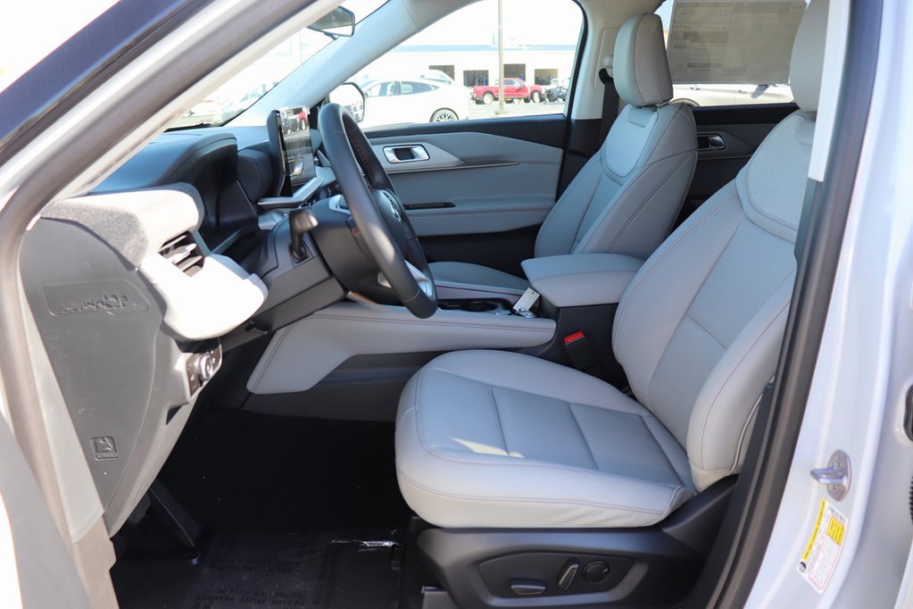 New 2026 Ford Explorer Active image 3