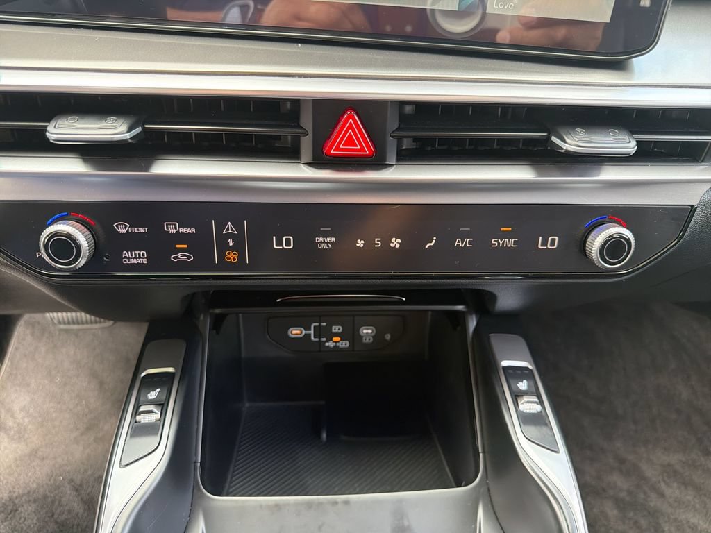 Used 2025 Kia Sorento EX w/ EX Panoramic Sunroof Package FWD image 17