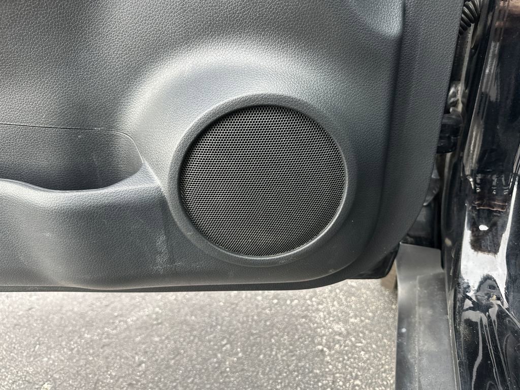 Used 2019 Nissan Rogue SV image 19