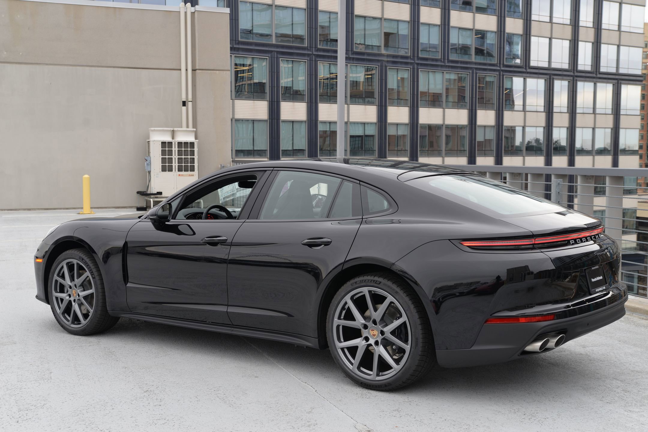 New 2026 Porsche Panamera 4 image 3