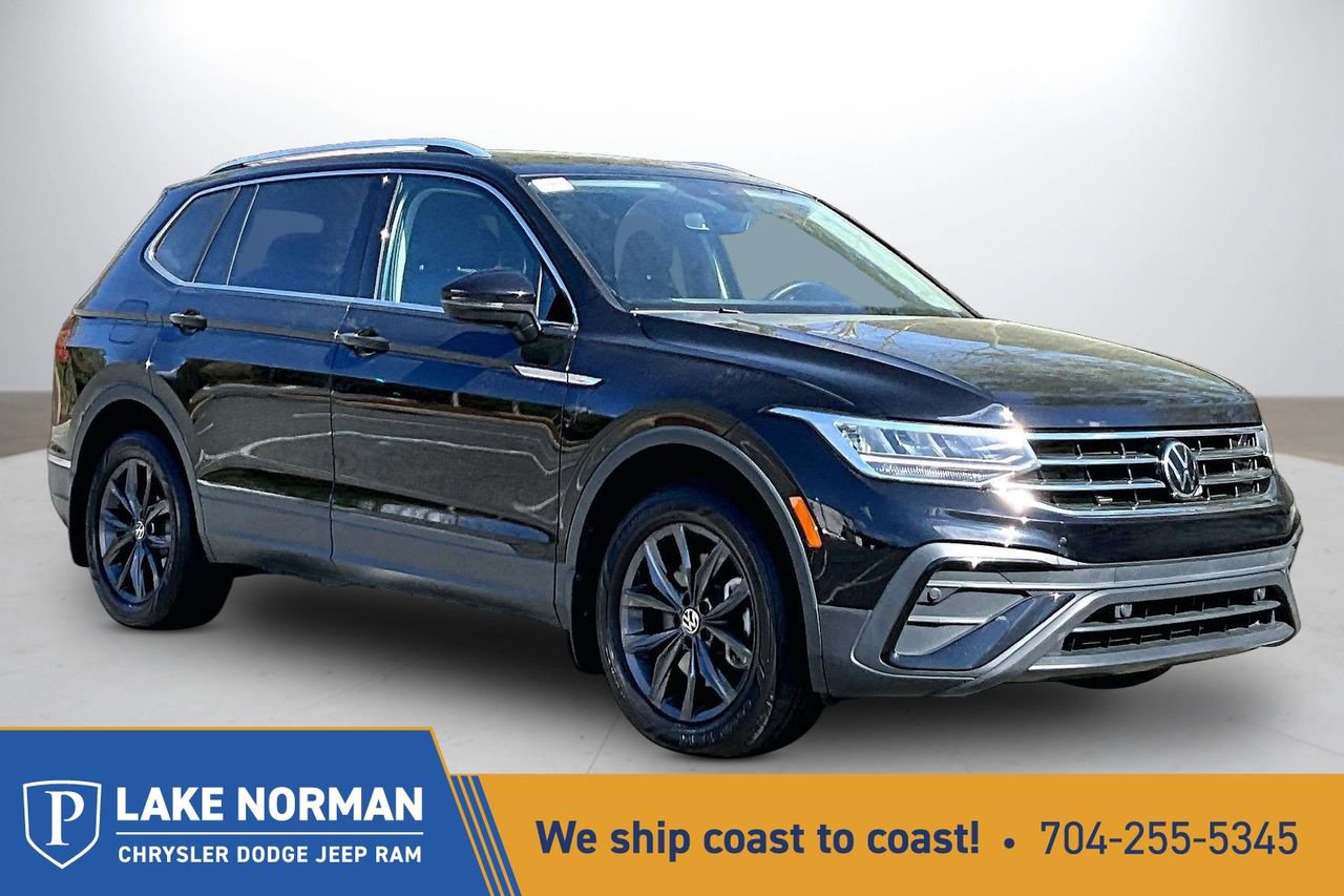 Used 2022 Volkswagen Tiguan SE w/ Panoramic Sunroof Package