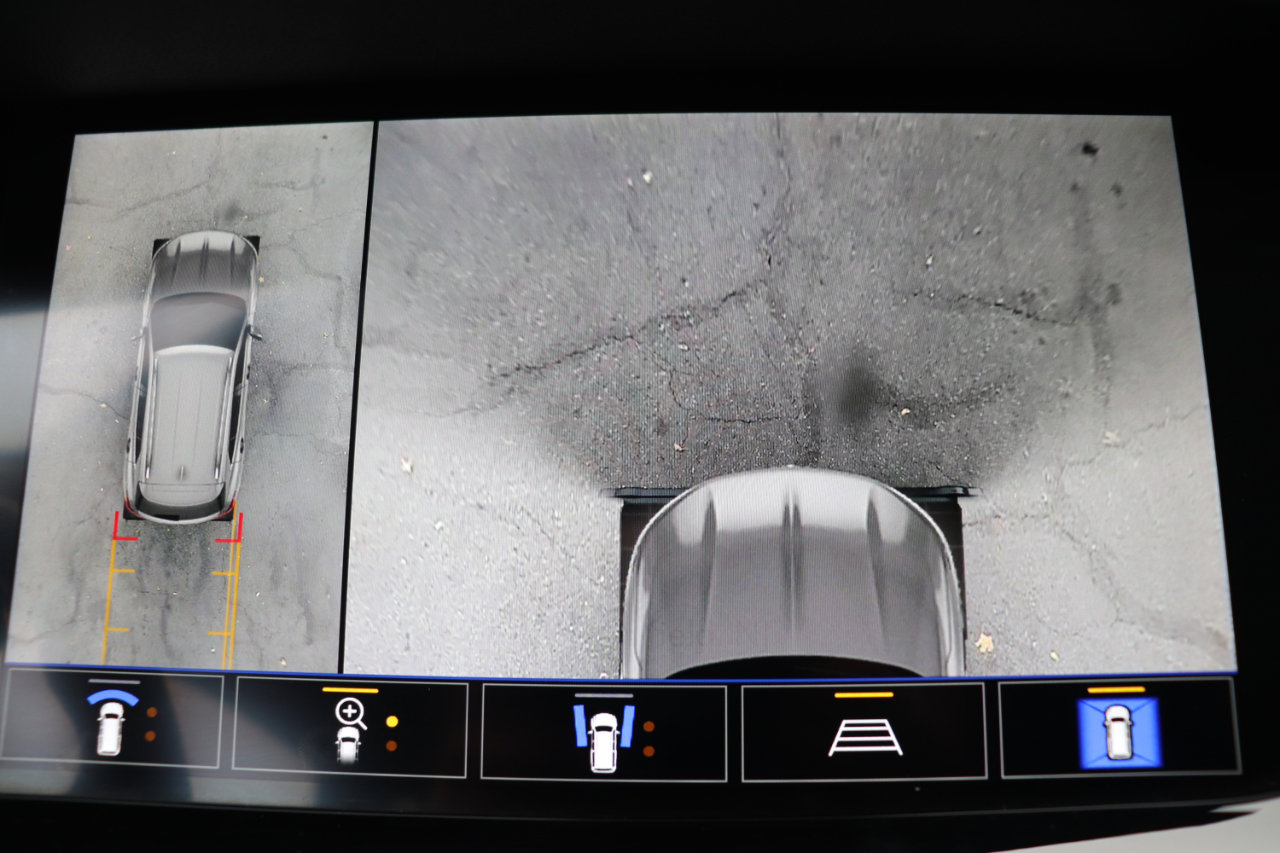 Used 2022 Buick Envision Avenir w/ Technology Package II image 38