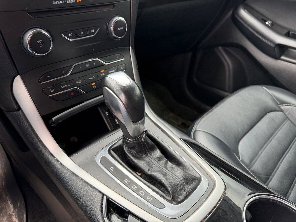 Used 2015 Ford Edge SEL w/ Equipment Group 201A AWD/4WD image 23