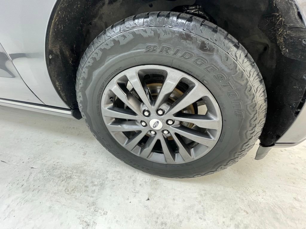 Used 2021 Ford Expedition Max Limited image 4