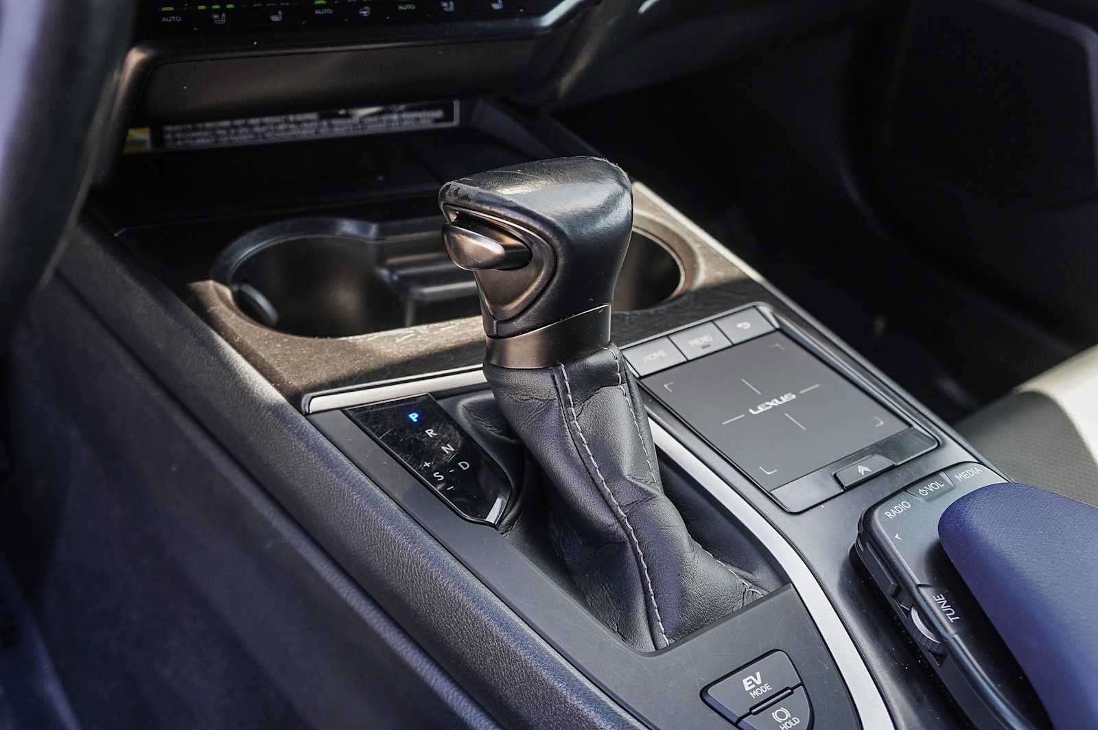 Used 2021 Lexus UX 250h w/ Premium Package AWD/4WD image 23