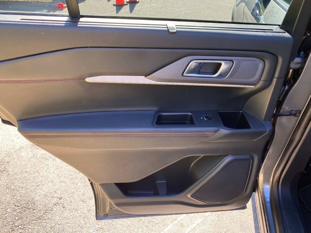 Used 2025 Ford Explorer ST-Line w/ Premium Package RWD image 11