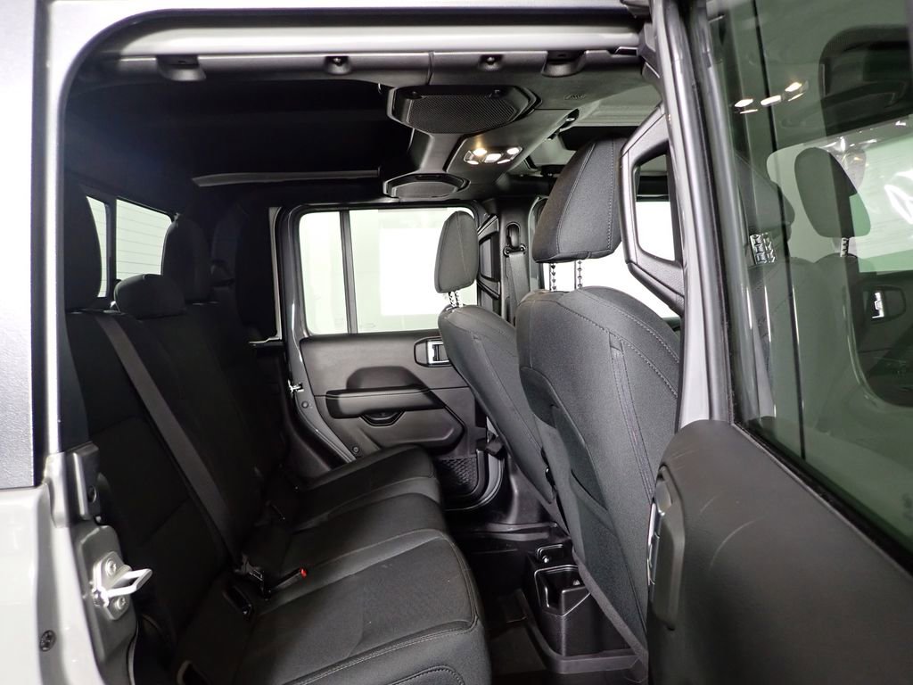 Used 2023 Jeep Gladiator Overland image 44