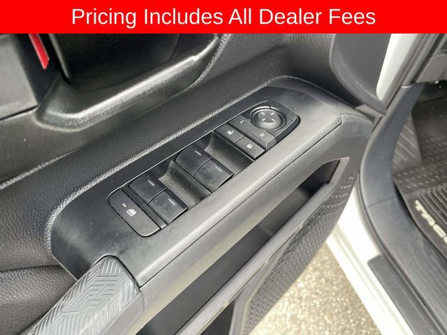 Used 2025 Toyota Tacoma SR AWD/4WD image 17
