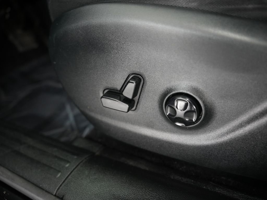 Used 2017 Jeep Cherokee Latitude w/ True North Edition image 45