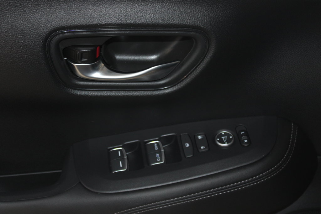 Used 2024 Honda HR-V EX-L image 6
