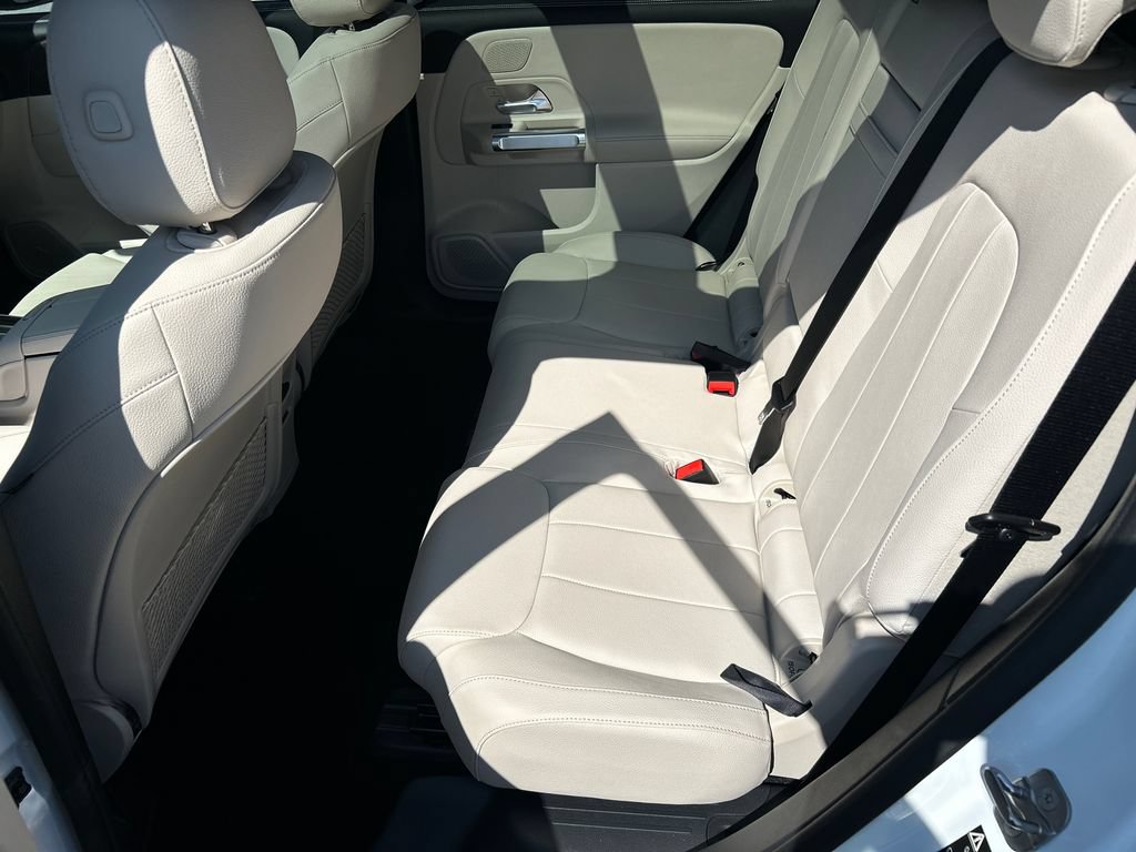 New 2026 Mercedes-Benz GLB 250 4MATIC image 26
