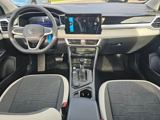 New 2027 Volkswagen Taos SE AWD/4WD image 23