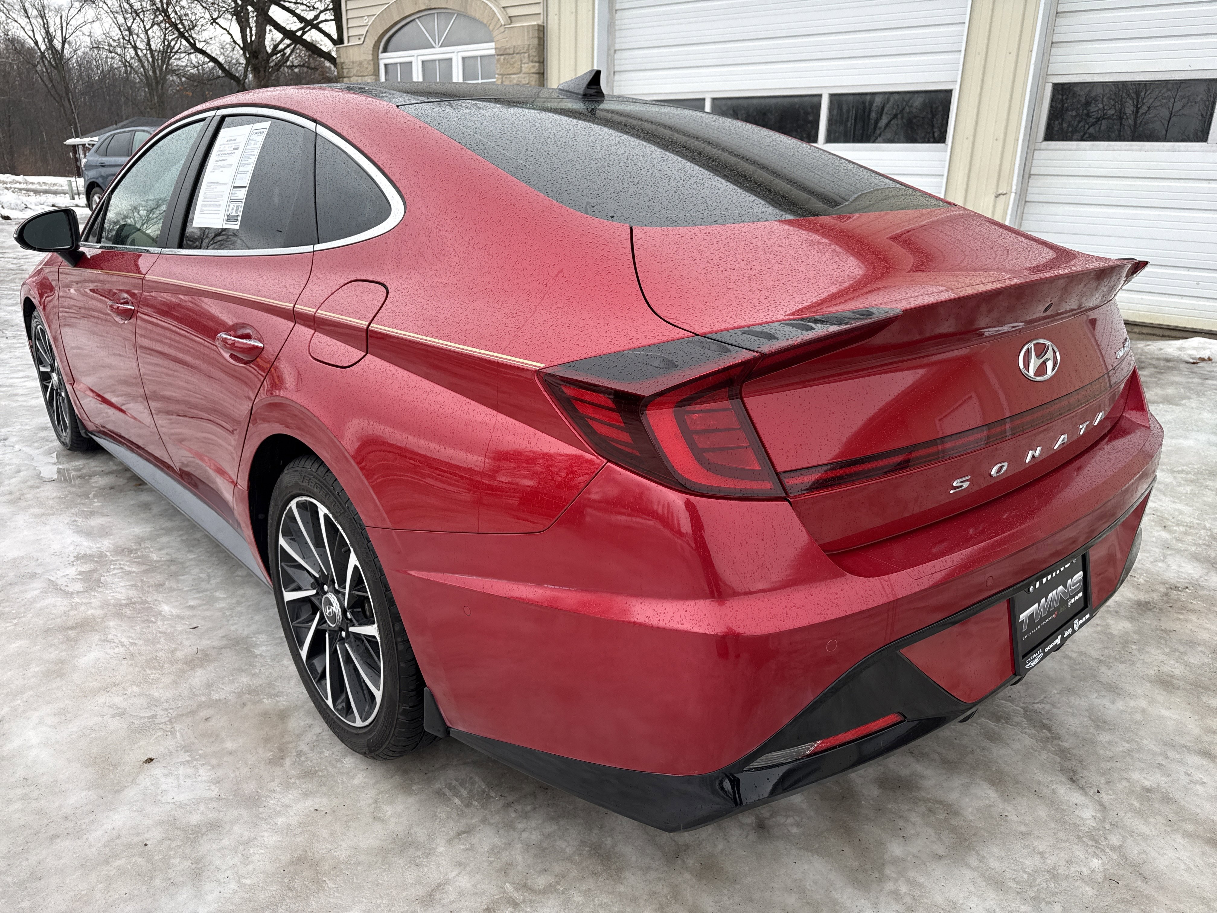 Used 2021 Hyundai Sonata Limited w/ Preferred Accessory Package image 7