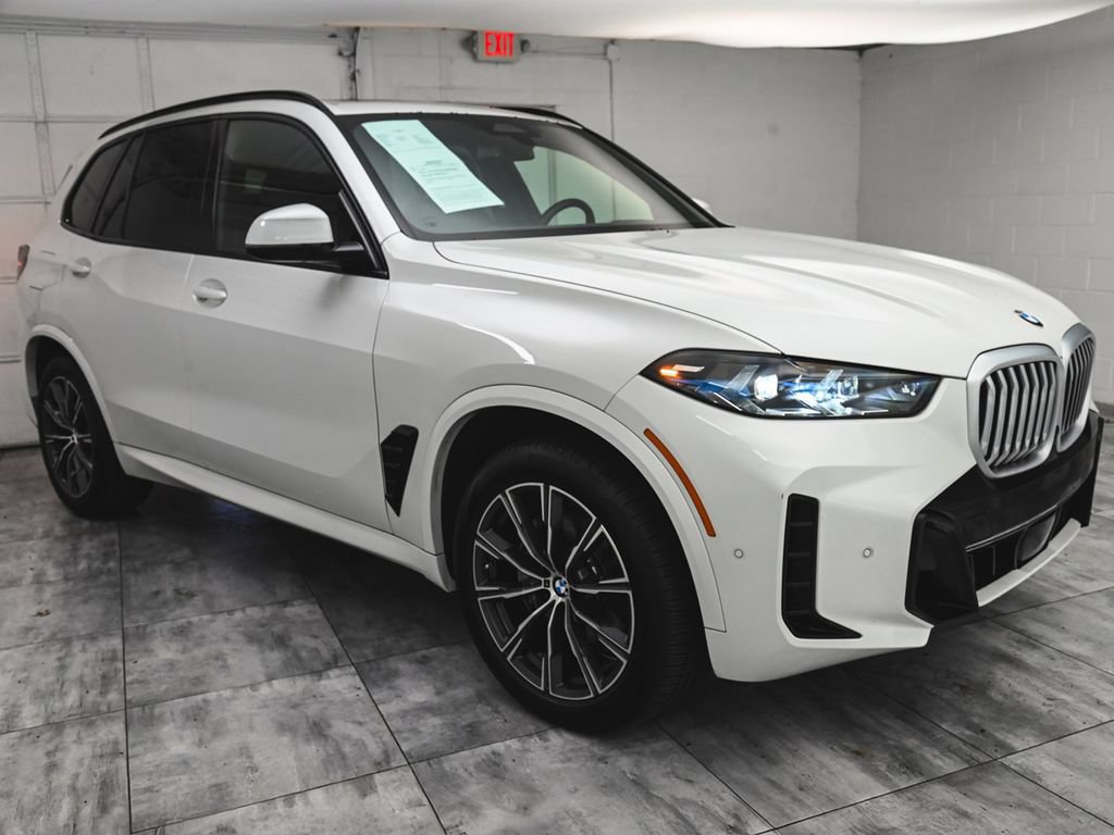 Used 2025 BMW X5 xDrive40i AWD/4WD image 3
