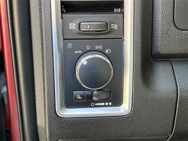 Used 2022 RAM 1500 Classic SLT image 29