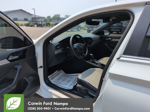 Used 2020 Volkswagen Jetta R-Line FWD image 9