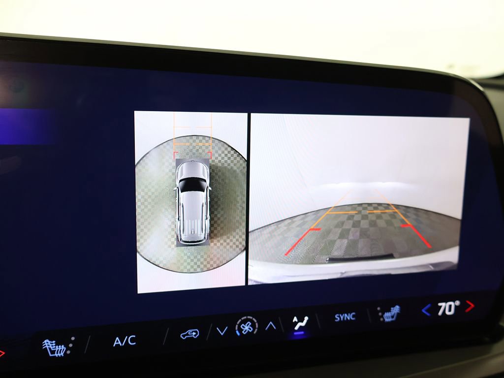 Used 2026 Chevrolet Traverse LT w/ Driver Confidence Package image 52