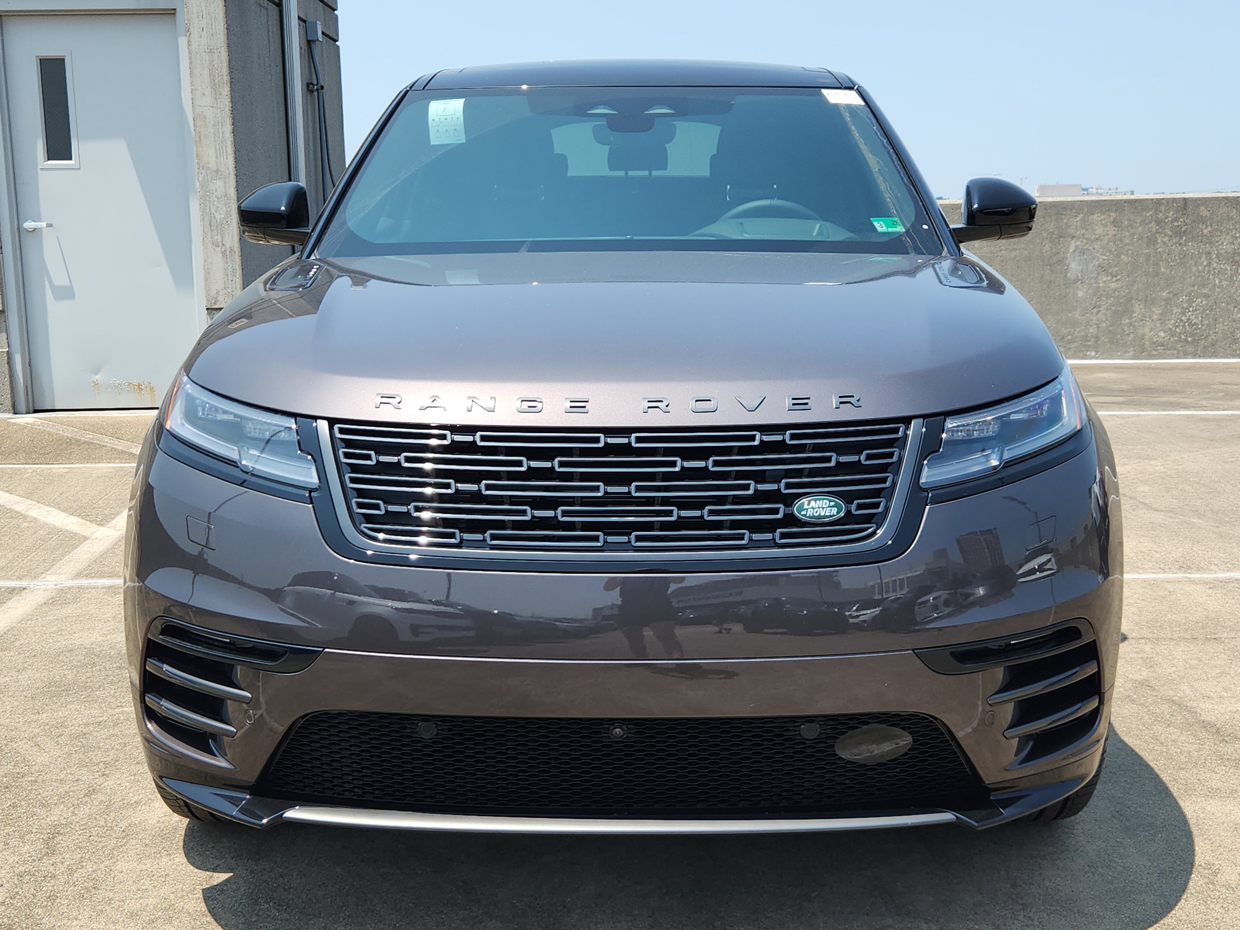 New 2026 Land Rover Range Rover Velar Dynamic SE image 8