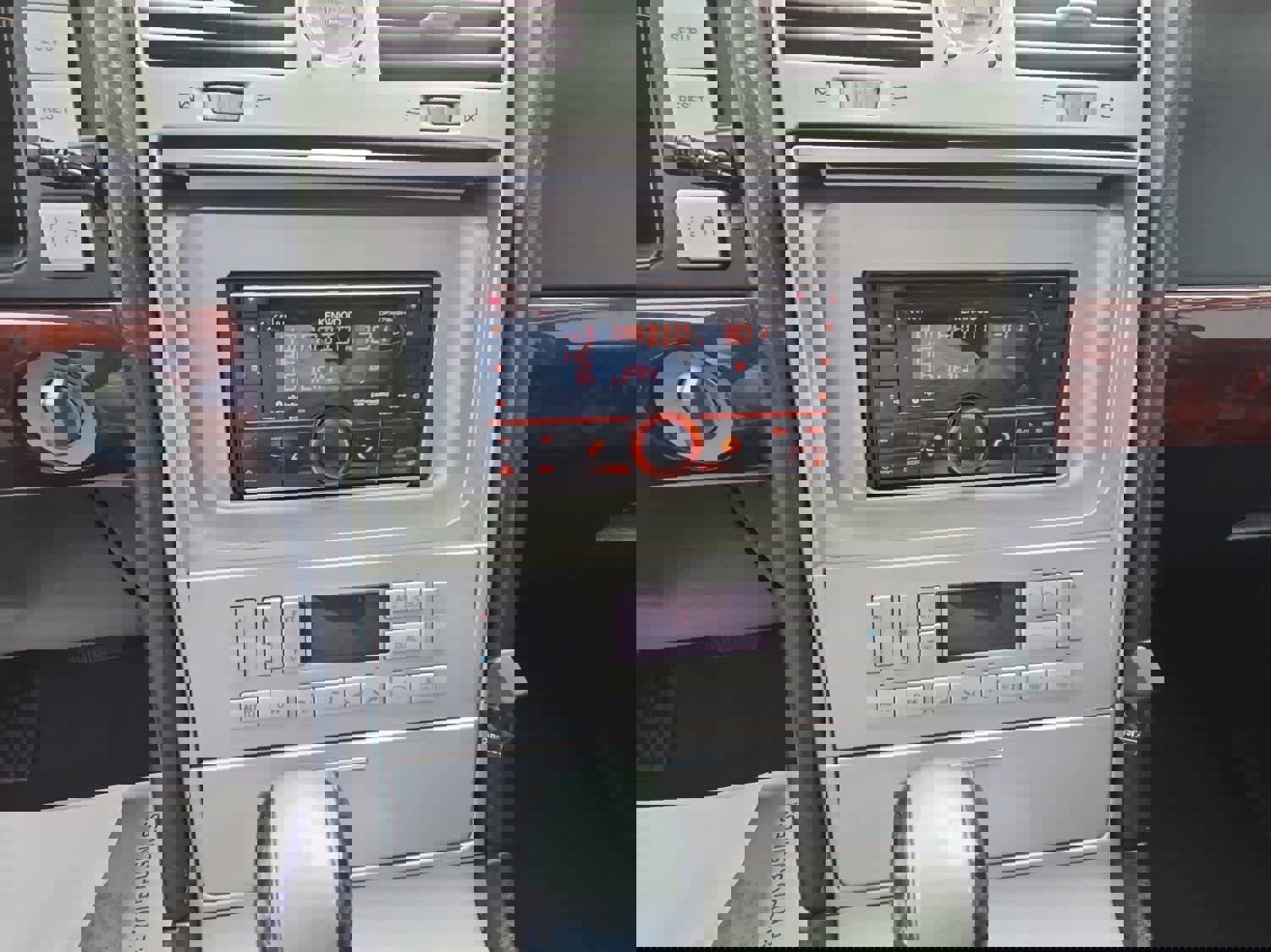 Used 2003 Lincoln Navigator Luxury image 23