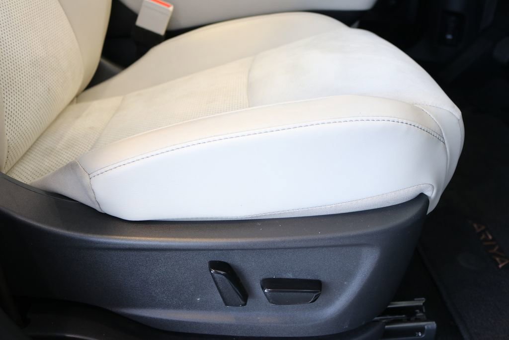 Used 2023 Nissan Ariya AWD image 39