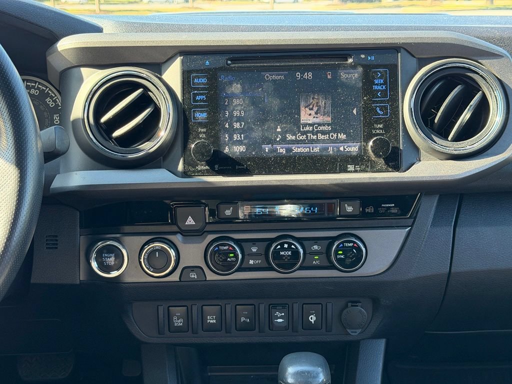 Used 2017 Toyota Tacoma TRD Sport w/ Premium & Technology Package AWD/4WD image 10