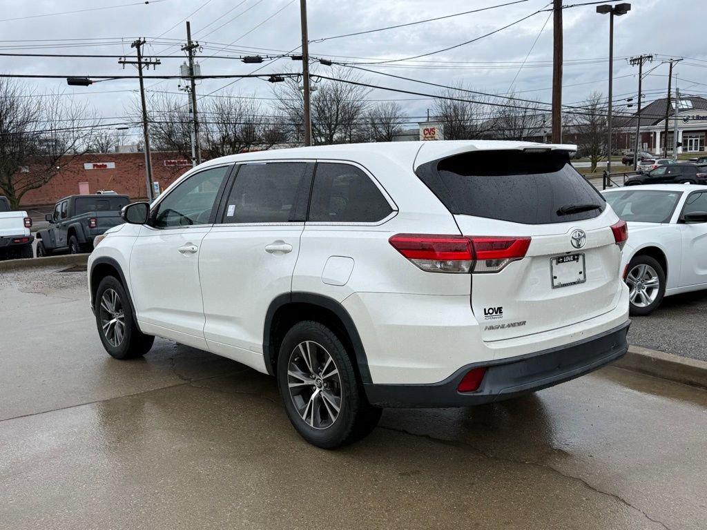Used 2017 Toyota Highlander LE FWD image 8