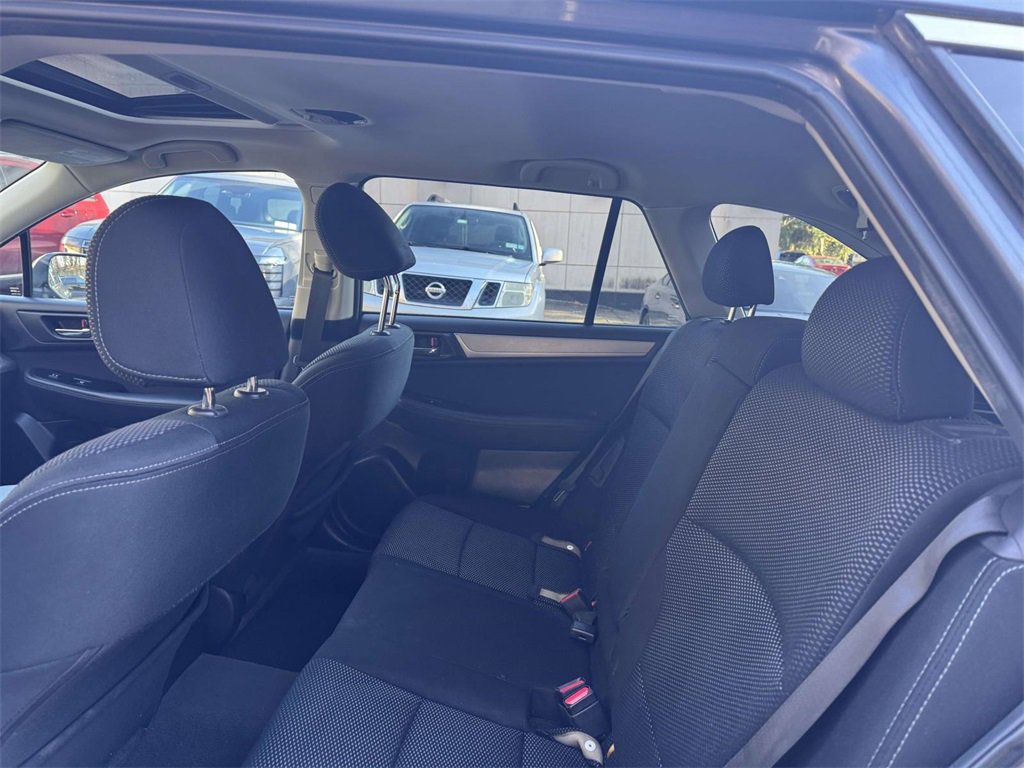 Used 2016 Subaru Outback 2.5i Premium image 12