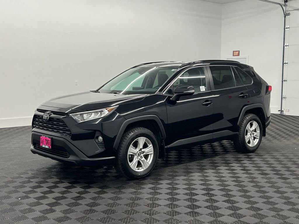 Used 2020 Toyota RAV4 XLE w/ XLE Grade Weather Package AWD/4WD image 1